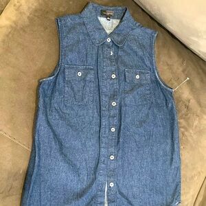 NWOT Limited Denim Sleeveless Button Up Top